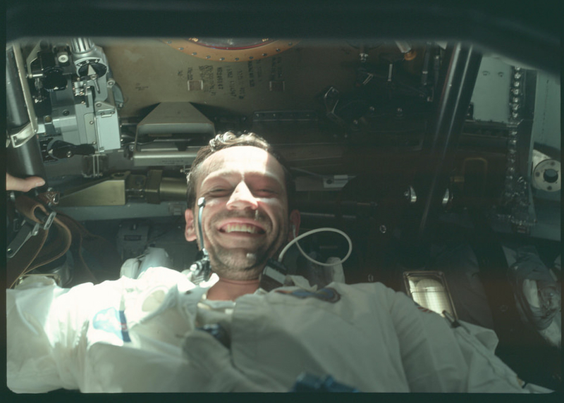 Illustration for article titled NASA Just Released 8,400+ Incredible High-Res Images From The Apollo Program